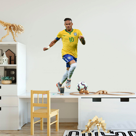 Naklejka na ścianę Neymar kopie pilkę prawą nogą 90 cm na 60 cm 